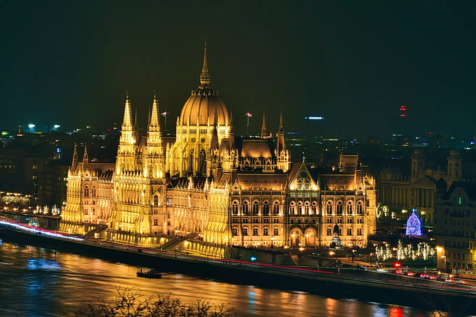 Fra Forint til Euro: En historie av Ungarske Penger